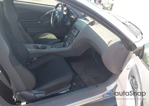 2000 Toyota Celica Gt z USA, uszkodzony, nr VIN JTDDR32T4Y0065557